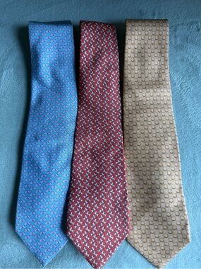 Classic Men's Silk Ties — Blue, Red, and Gold Set Salvatore ferragamo